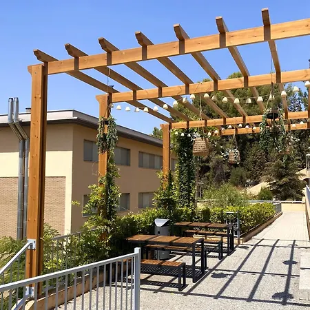Residencia Universitaria Resa Emperador Carlos V Hostel